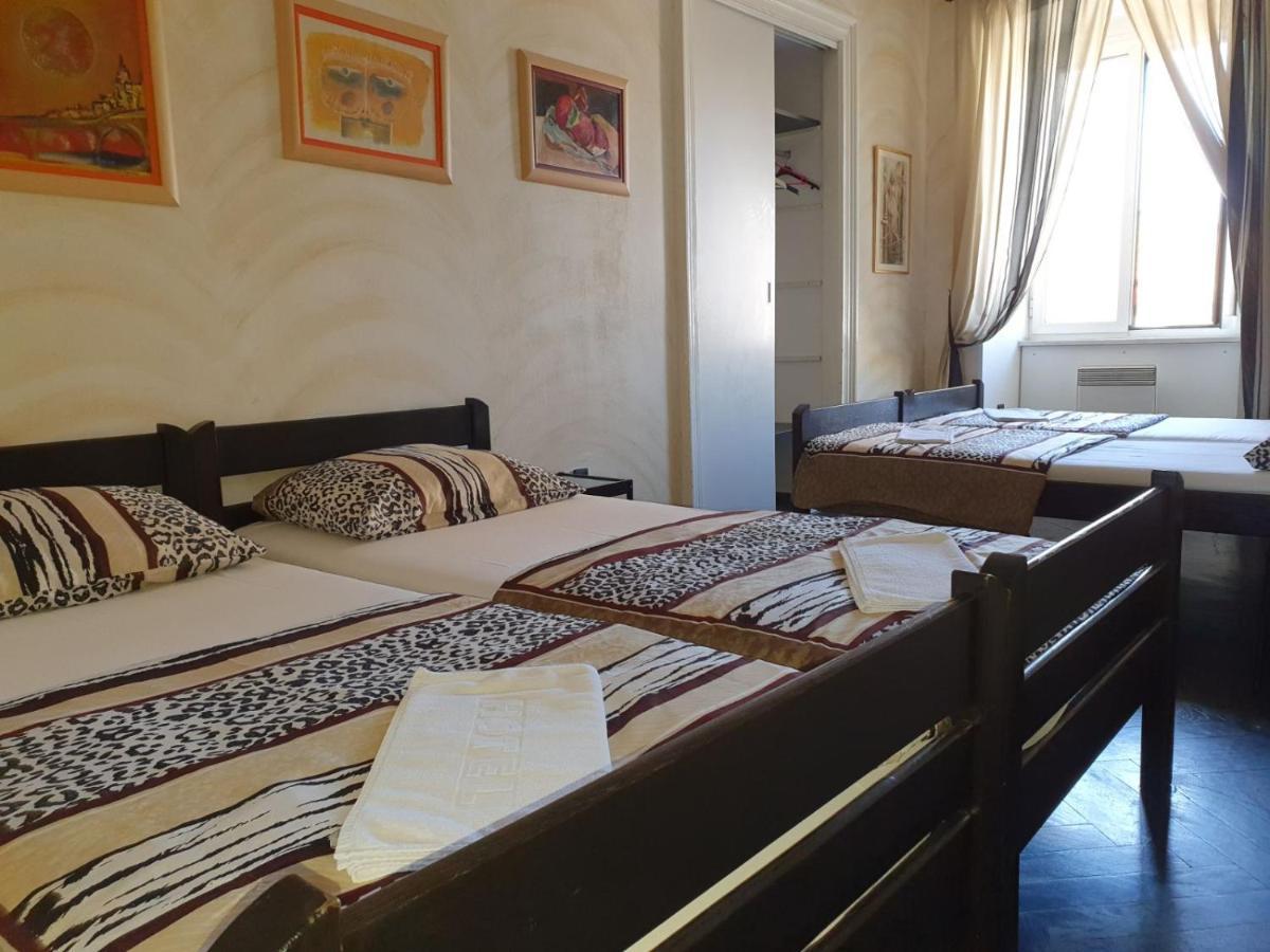 Hostel Morcic Ri Rijeka Eksteriør billede